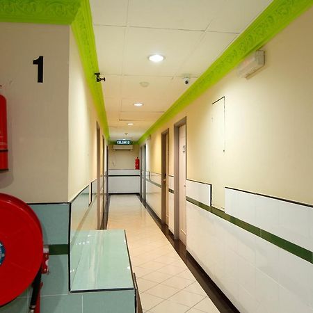 Cosy Inn Miri Ngoại thất bức ảnh